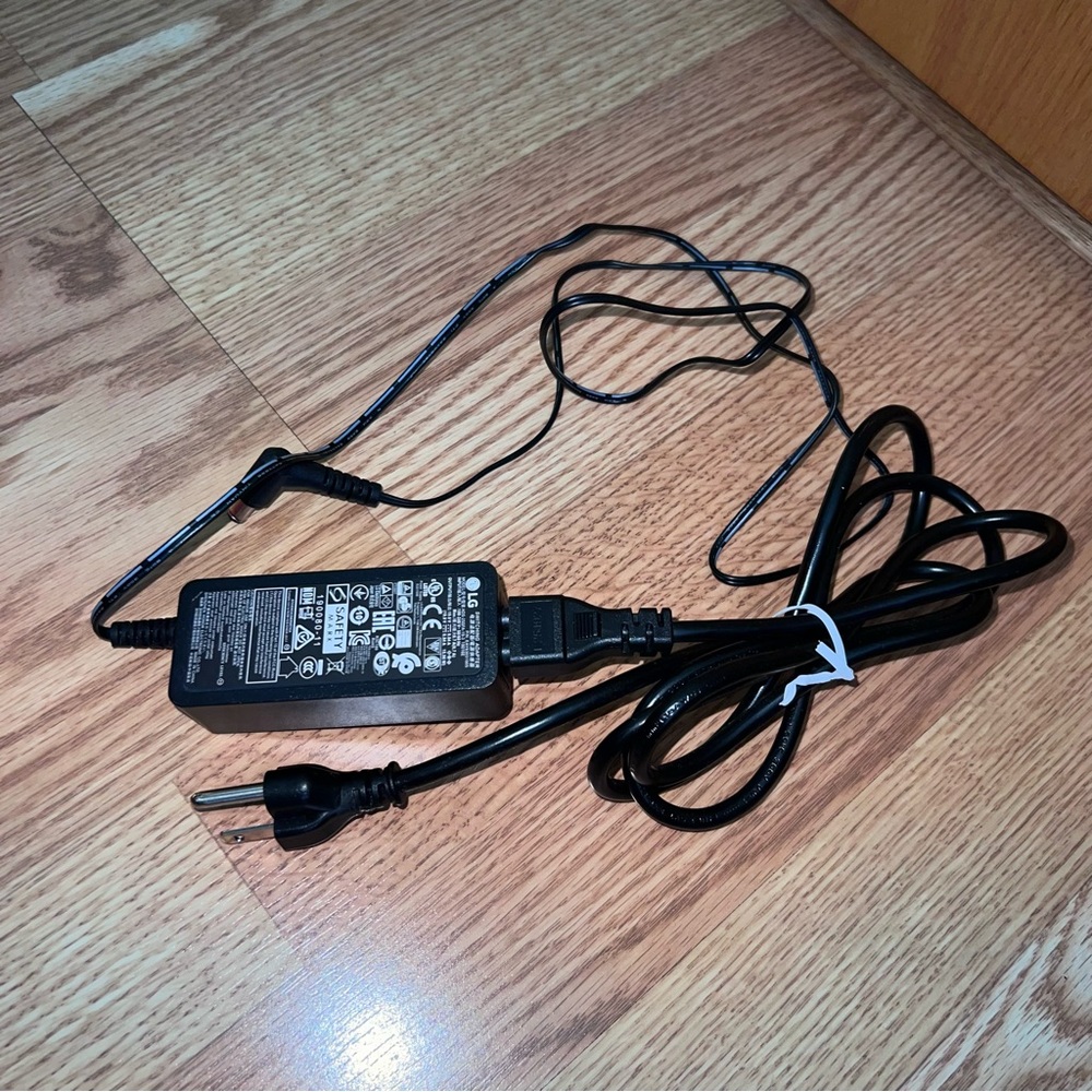 Genuine LG Switching Adapter Model: ads-25sfa-19-3